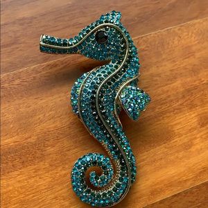 Sparkly seahorse brooch